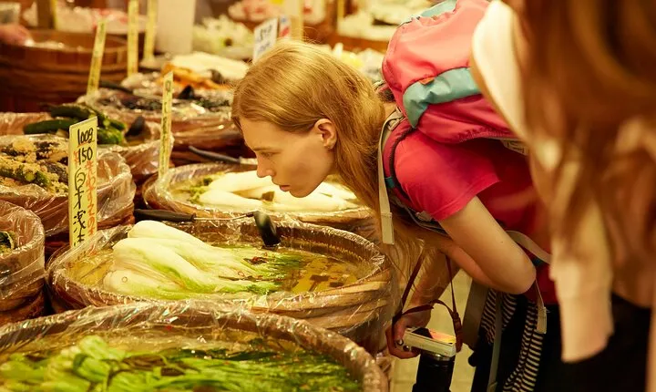 Kyoto: Nishiki Market Guided Tour To Find Their Gourmet