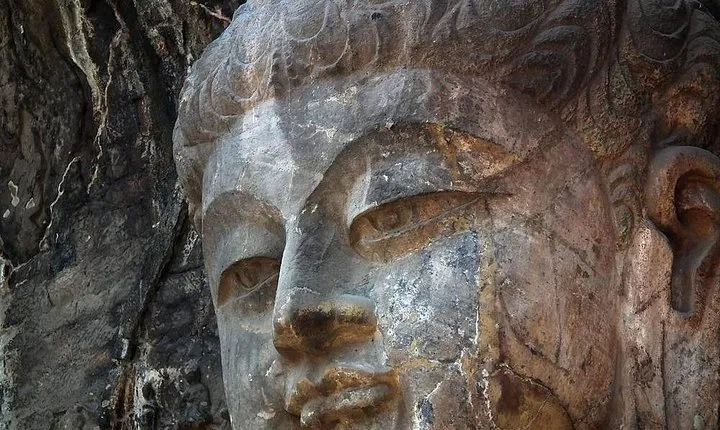 1-Day Longmen Grottoes & Shaolin Temple Tour from Xian by Round-way Bullet Train