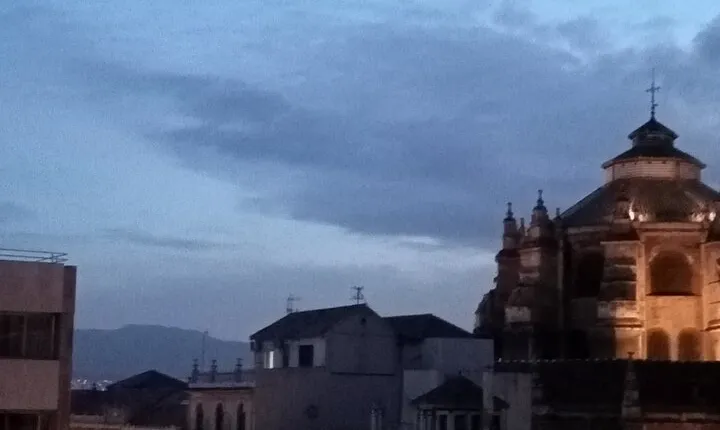 Guided Walking Tour with Panoramic Views and Terraces of Granada