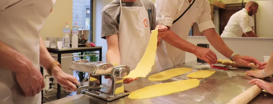 Cooking lesson with kids in Florence downtown