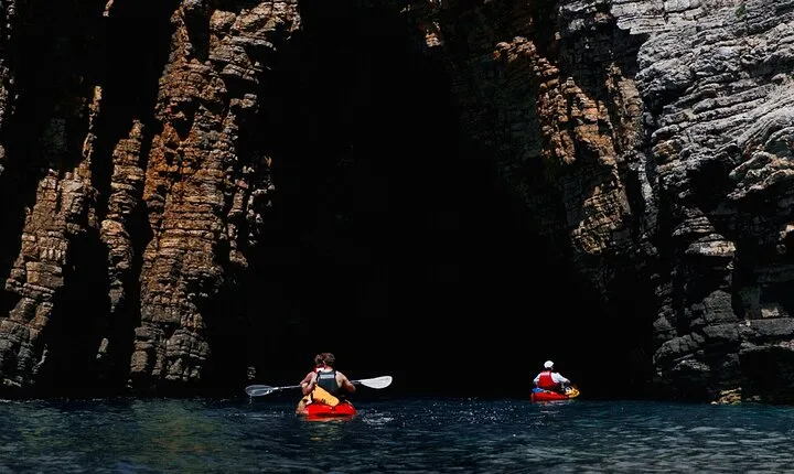 Budva Bay: Kayak & SUP Tour to Coastal Caves