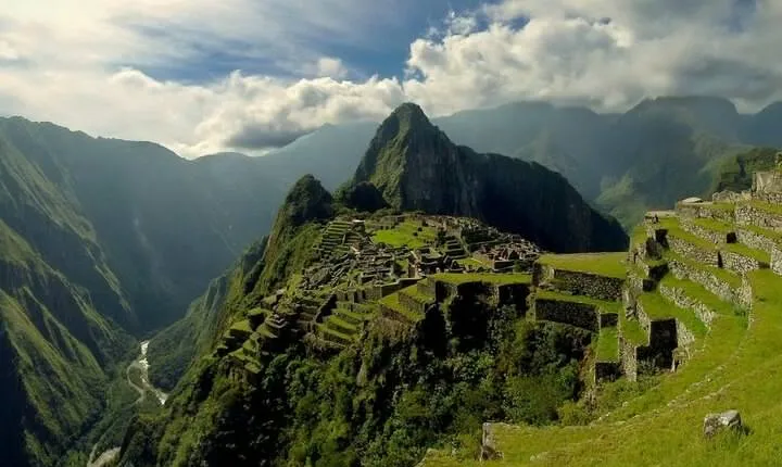 Machu Picchu 2-Day Tour by Train – From Cusco