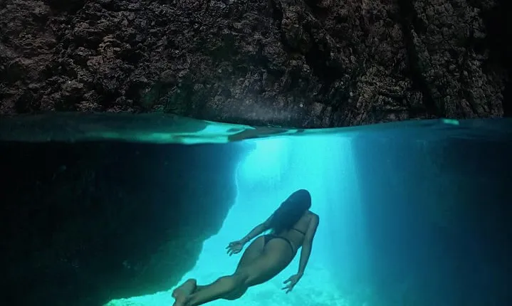 Kayak tour with cave experience