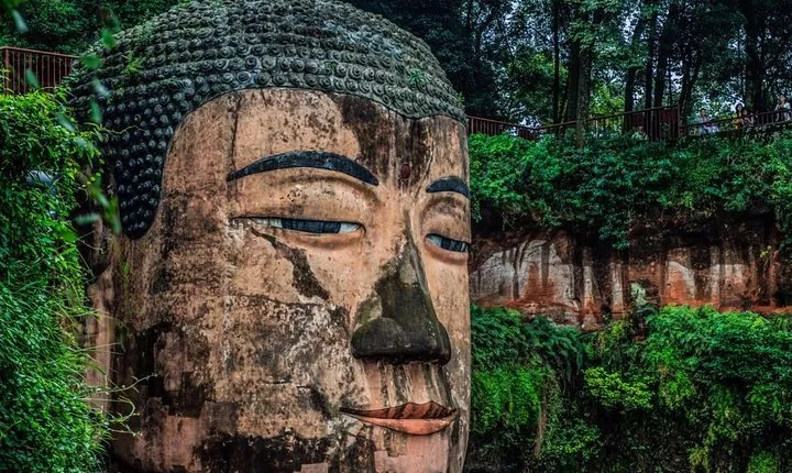 Chengdu One Day Trip from Xiamen by Air: Leshan Giant Buddha, Pandas and More