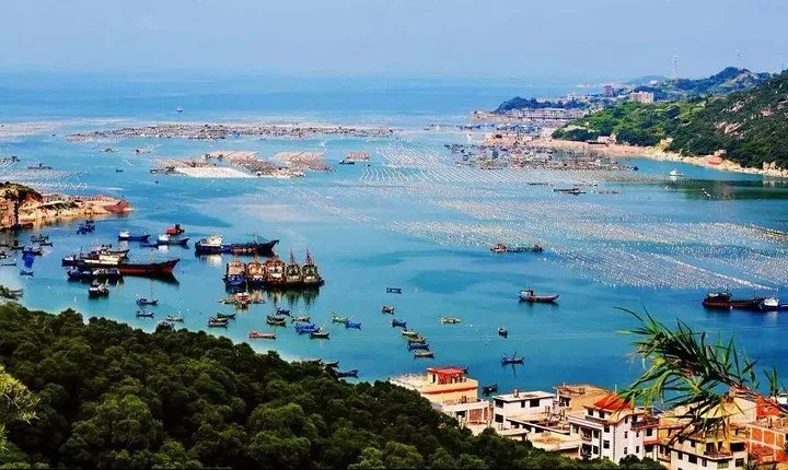 2 Days Xiamen tour to discover highlights of Xiamen and explore Hongkeng Tulou