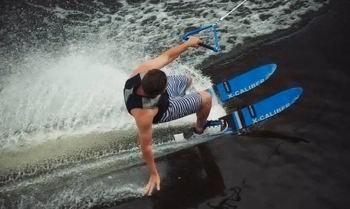 1 Half Day Waterski, Wakeboard or Wakesurf Lesson - 5 people max