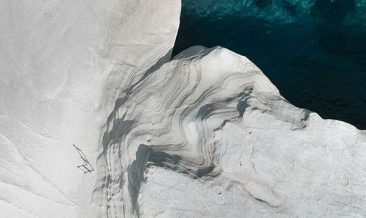 Dream Tour Milos Santorini 5 days