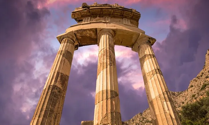 Private Luxury Tour: Delphi & Galaxidi – From Oracle to the Sea