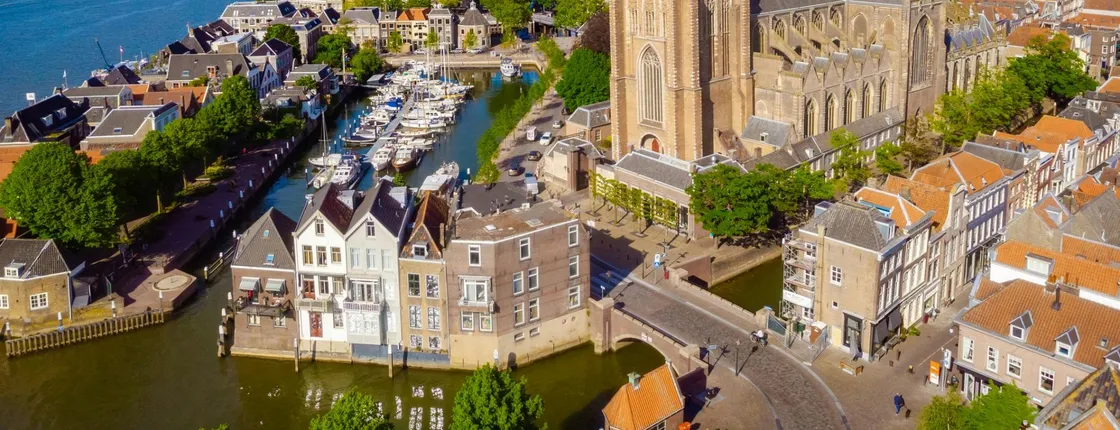 Dordrecht audio walking tour with historic harbours and landmarks