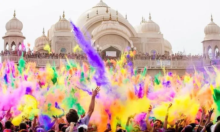 Holi Festival of Vrindavan and Mathura along with Taj Mahal