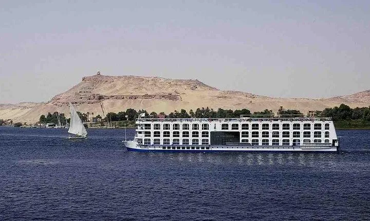 From Marsa Alam 4-Night Nile cruise between Luxor and Aswan