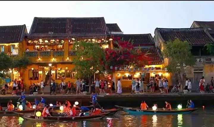 Hoi An Night Market with Lanterns- Walking tour - Riverboat Ride 