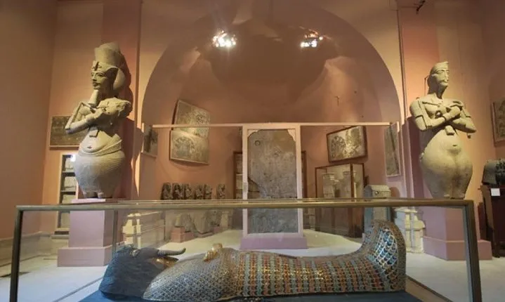 Private Tour to Giza Pyramids, Egyptian Museum,Souq with camel Ride