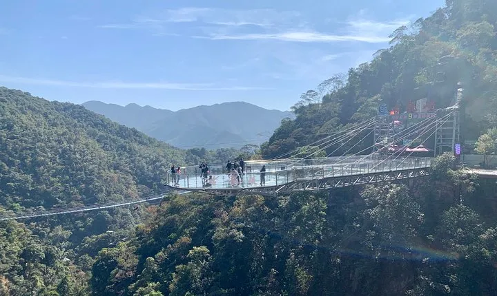 Private Day Tour to Gulong Canyon and Cave Fairland from Guangzhou