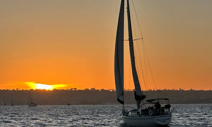 Deluxe Sunset & Day Sail Small Group