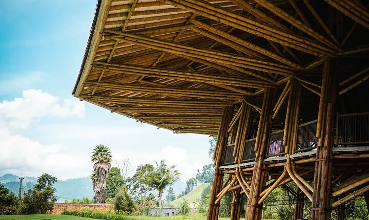 Eco-Park Recinto del Pensamiento Tour