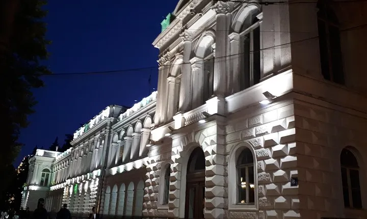An evening stroll in Tbilisi