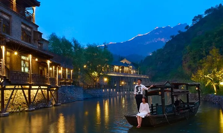 1-Day Self-Guided Simatai and Gubei Town Night Tour from Beijing