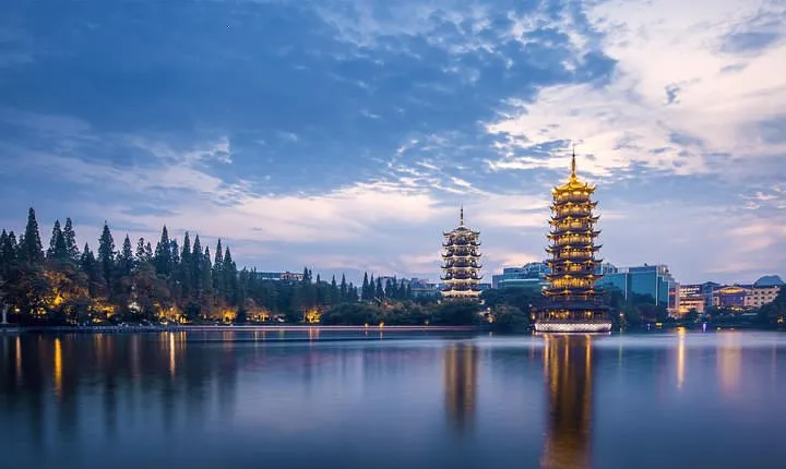 Mini Group CityWalk: Guilin Scenic and Outskirts Ancient Town