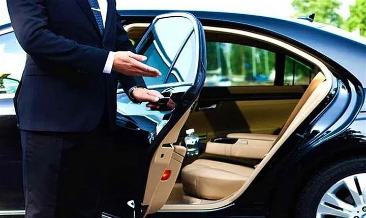 Transfer Florence to/from Fiumicino FCO Airport optional Orvieto Stop