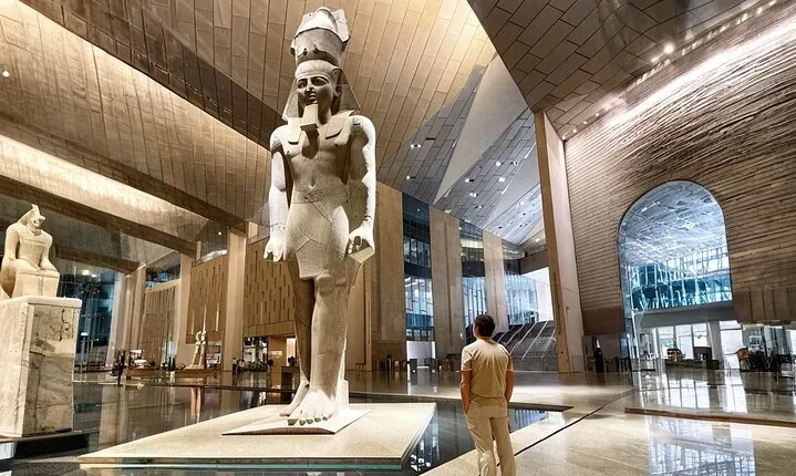 Grand Egyptian Museum & Pyramids from Hurghada by Bus with Lunch