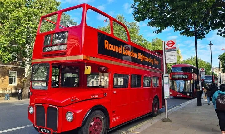 London: Guided Sightseeing Tour on a Vintage Open-Top Bus