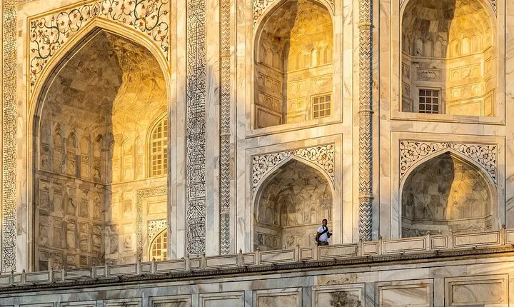 Day Trip to The Taj Mahal and Agra from Jaipur ending in Delhi by Car