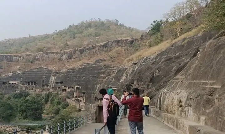 Pune to Aurangabad: 3-Day Guided Tour of Ajanta and Ellora Caves
