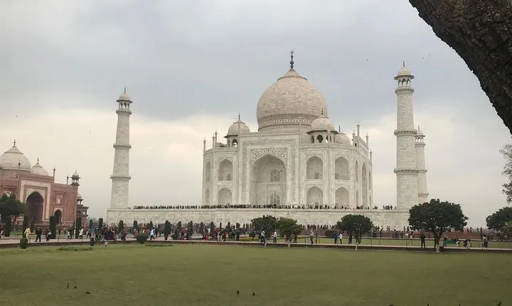 From Delhi: Taj Mahal and Agra Fort Private Day Tour By Car
