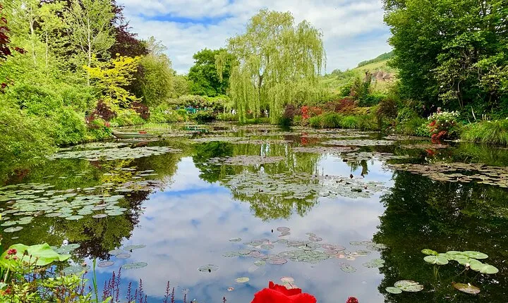 Versailles Palace & Giverny Private Tour with Lunch&Hotel Pick-up