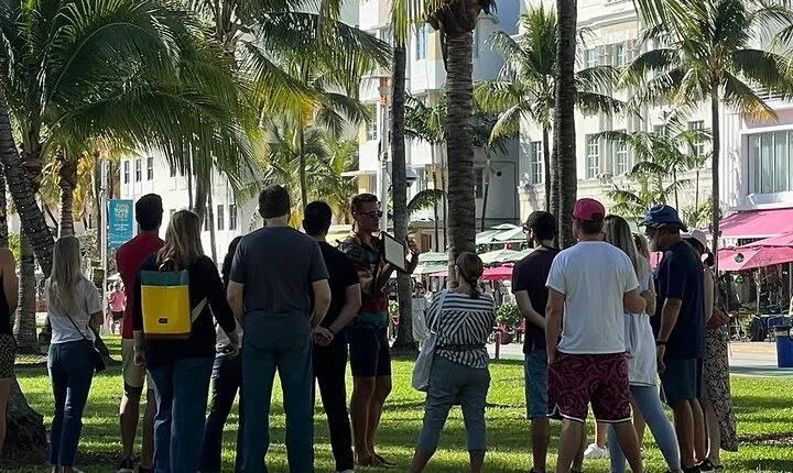 Miami Beach Crime & Scandals Walk Tour with Crime Buff (Private)
