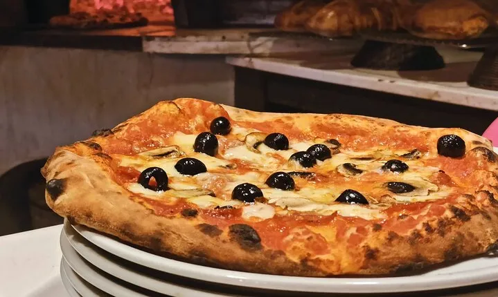 Rome: Pizza Cooking Class combined with Guided Sightseeing