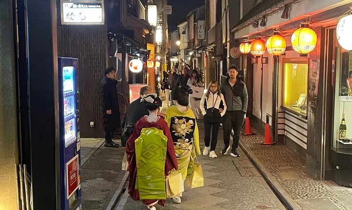 Kyoto Gion Walking Tour Discovering the Secret World of Geisha