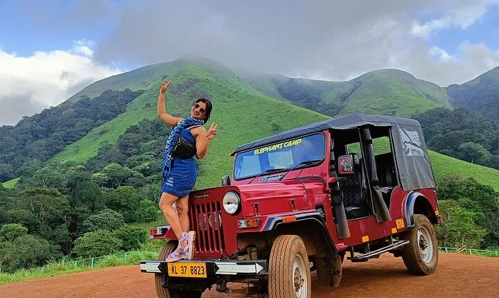 Solo Kerala Private Tour Package ( 5 Nights) - Munnar, Thekkady, Houseboat