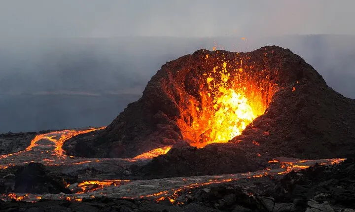 Full Day Private Tour to Active Volcano, Guided Hike and Reykjanes Peninsula