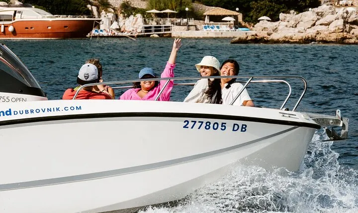 Dubrovnik: Private 2-Hour Swim, Snorkel & Cave Tour