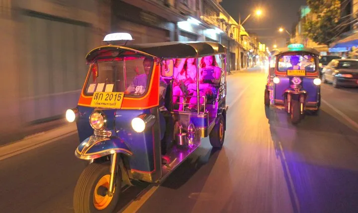 Bangkok by Night: Temples, Markets and Food Tuk-Tuk Tour