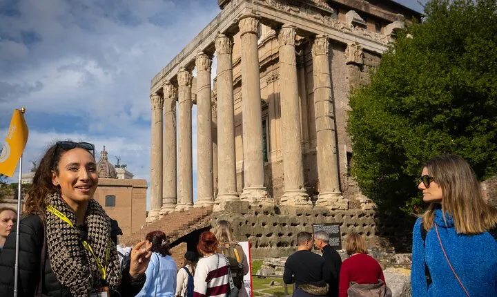 Small Group Tour of Colosseum, Roman Forum and Palatine Hill