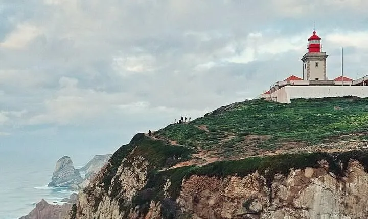 Sintra: Guided Tour to Palacio da Pena, Regaleira and Cabo da Roca