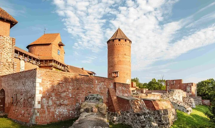 Riga to Sigulda & Cesis: Explore Latvia’s Medieval Castles