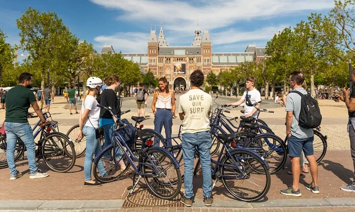 Amsterdam Small-Group Bike Tour With Canal Cruise, Drinks, Cheese