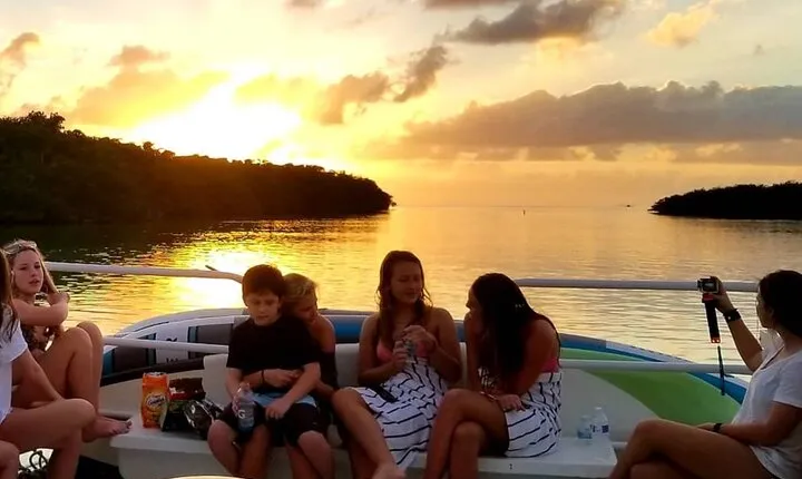 Islamorada: Sunset Cruise Bayside of island & Millionaire homes