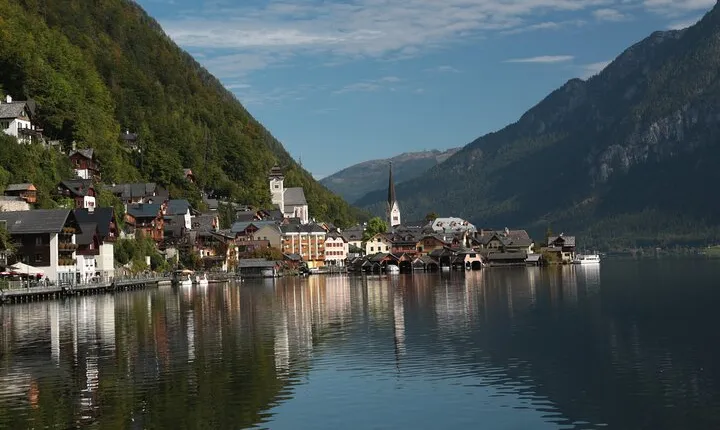 From Vienna: Hallstatt, Salzburg, Melk, Alps & Lakes Day Trip