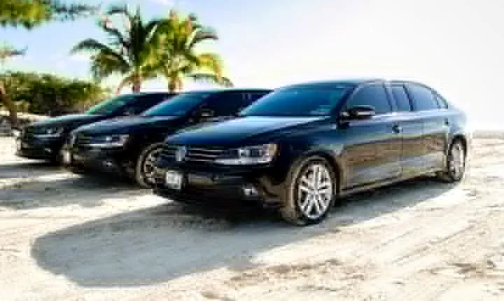 Departure in Luxury Sedan from Cancun Hotels to the Airport