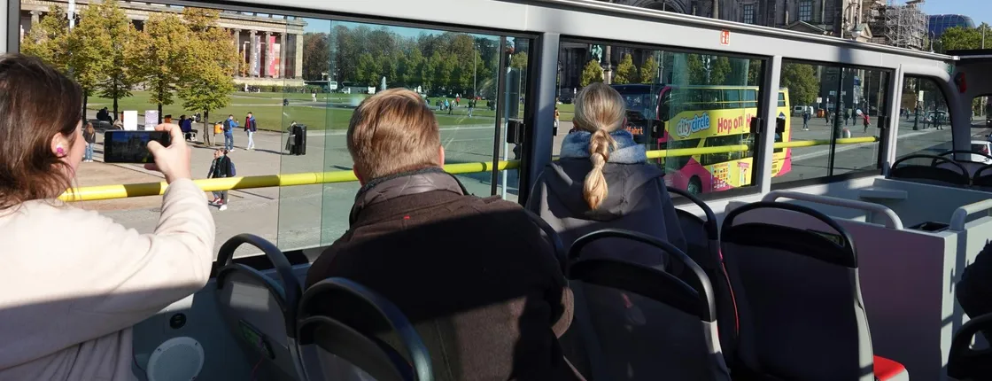 Hop-on hop-off city tour and Spree boat tour combo ticket for 24,48 or 72 hours