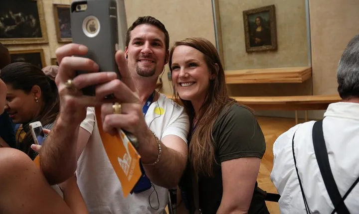 Small-Group Louvre Museum Masterpieces Tour with Reserved Access