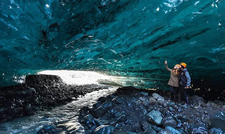 3-Day Ice Cave, South Coast, Golden Circle and Northern Lights