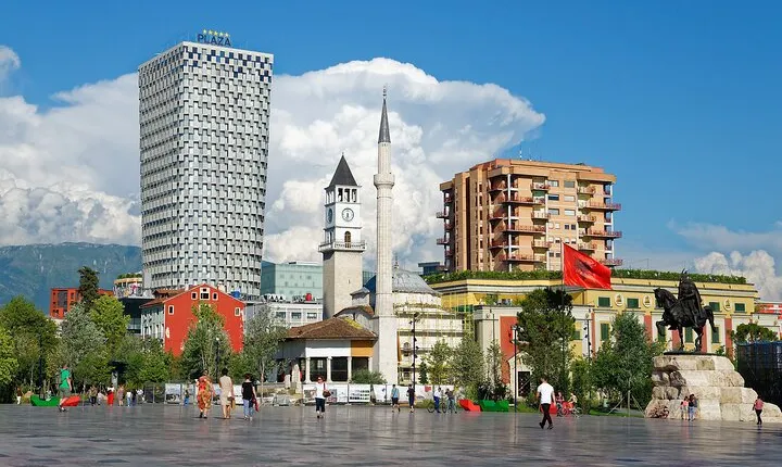 TIRANA Walking Tour: Discover the ever-changing capital city