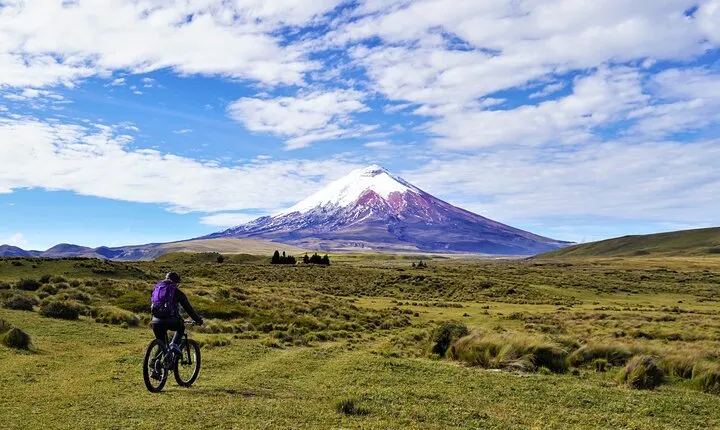 4-Day Private Ecuador Bike Tour from Quito with Pick Up