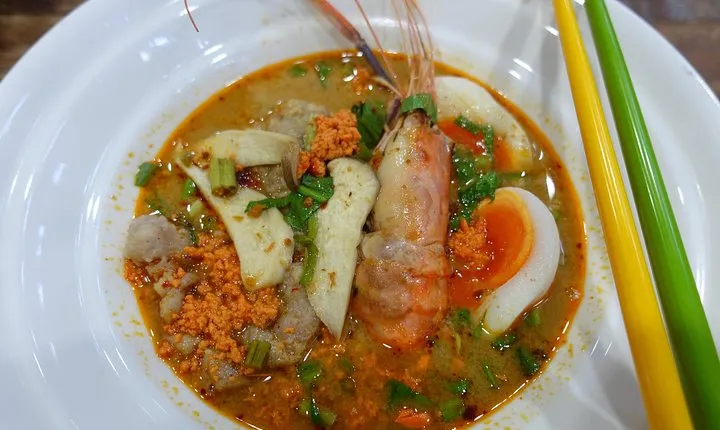 Delicious Food tour with Tangmo
